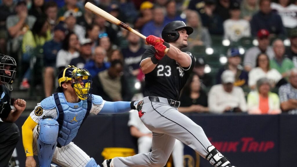 White Sox place Andrew Benintendi (Achilles) on 10-day IL